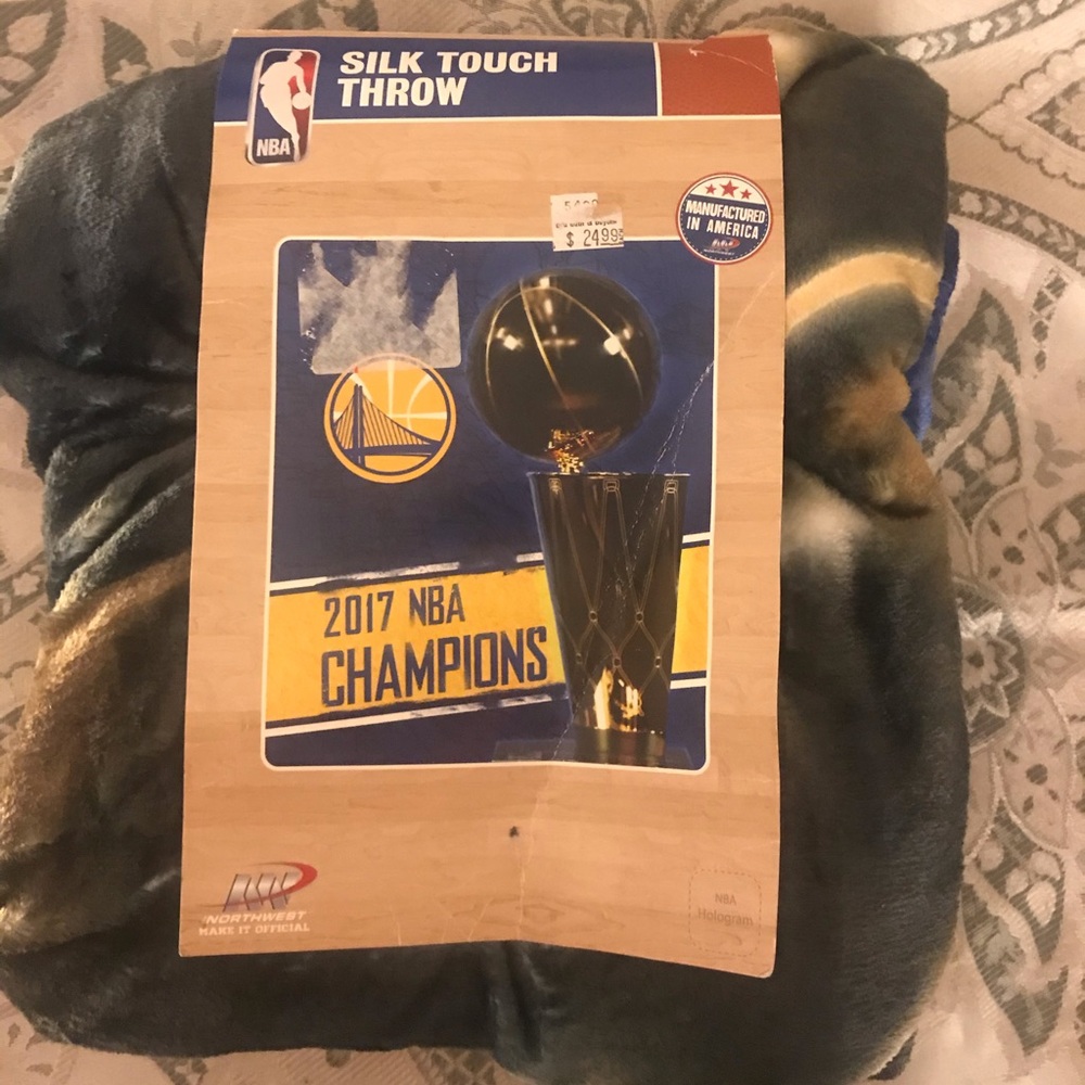 Golden State Warriors 2017 NBA Champions Throw